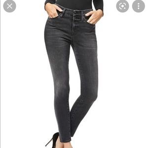 Good American - Good Legs Crop Jeans in Black058